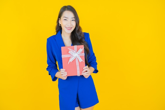 六合彩彩票绿波的魅力展示